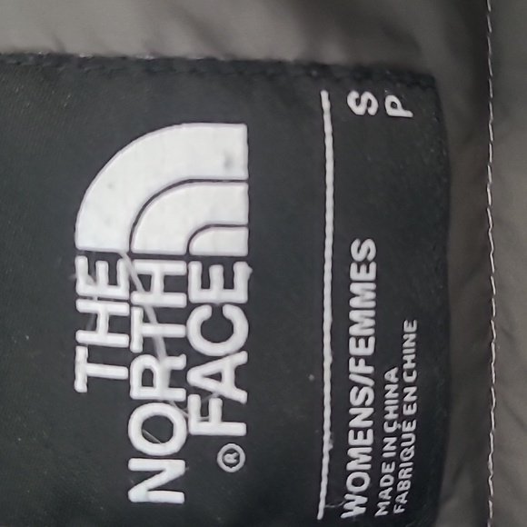 The North Face Women's Gray Puffer Jacket Size SP 550 - Picture 4 of 11